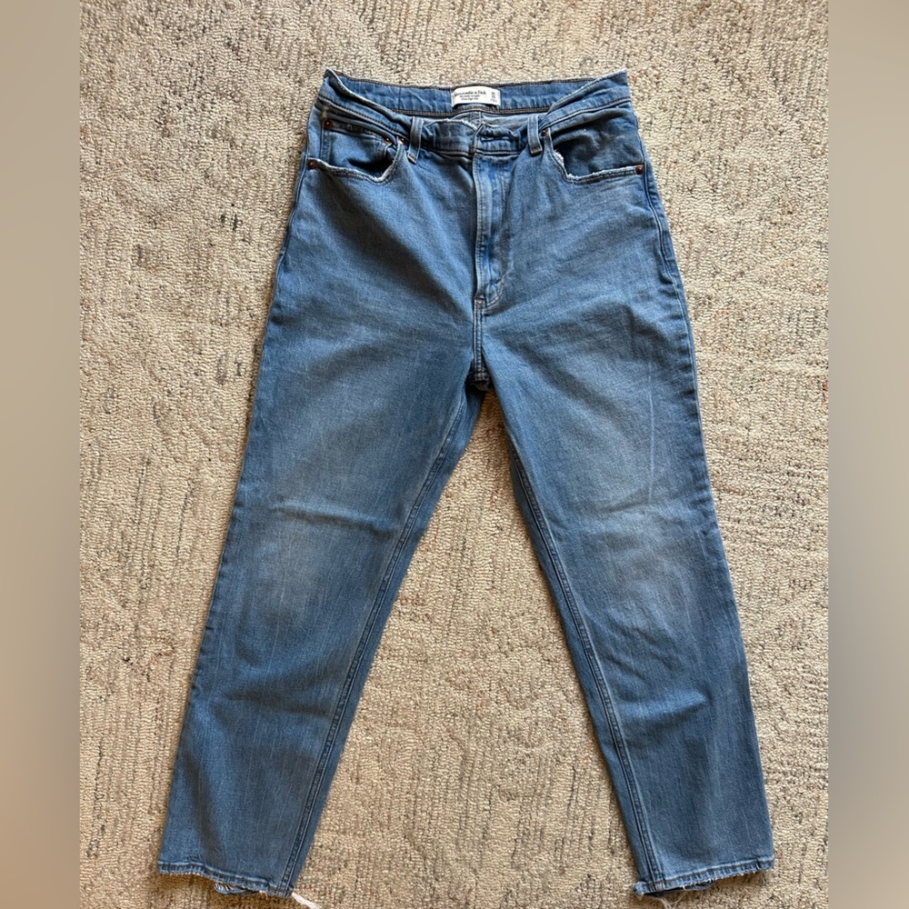 Abercrombie & Fitch the ankle straight, high rise jeans, size 30L